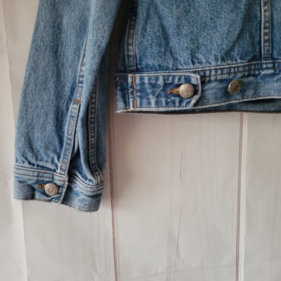 IZOD Jeans Vintage Women’s L, 100% Cotton Classic Denim Jean Jacket, Like New - Picture 5 of 10